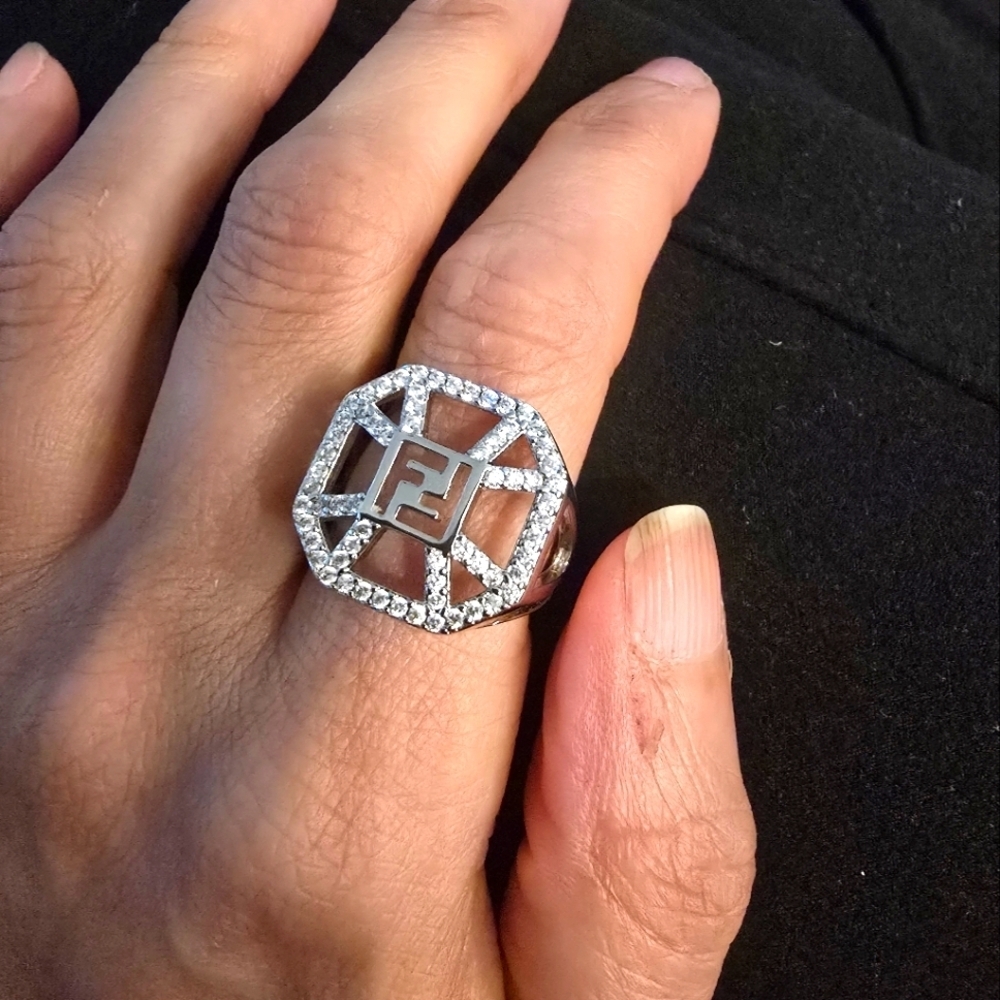 Fendi 18kwgp Elegant Silver Designer Ring